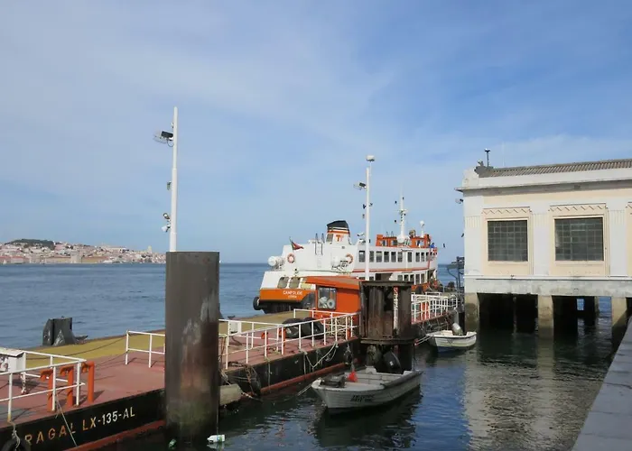 Tejo House River Lisbon