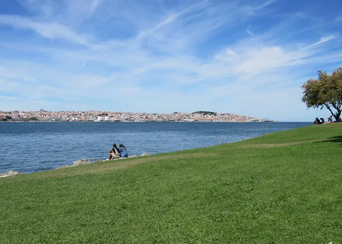 Tejo House River Lisbon Almada