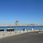 Tejo House River Lisbon * Almada