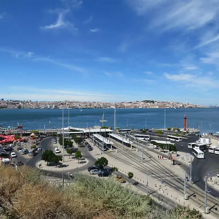 Tejo House River Lisbon Apartment *