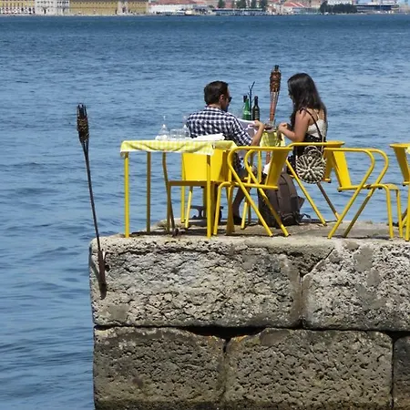 Tejo House River Lisbon Apartment *