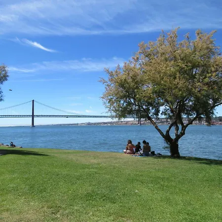 Tejo House River Lisbon Apartment