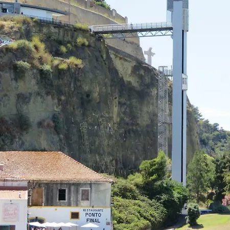 Tejo House River Lisbon Apartment Almada
